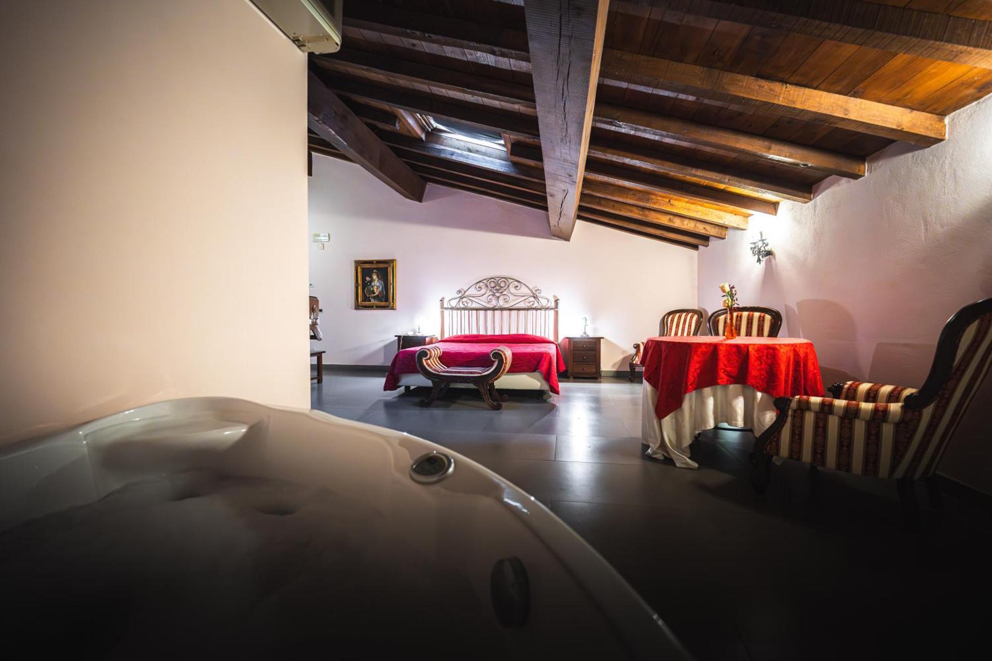 Hotel La Tavola Rotonda Cortemaggiore Εξωτερικό φωτογραφία