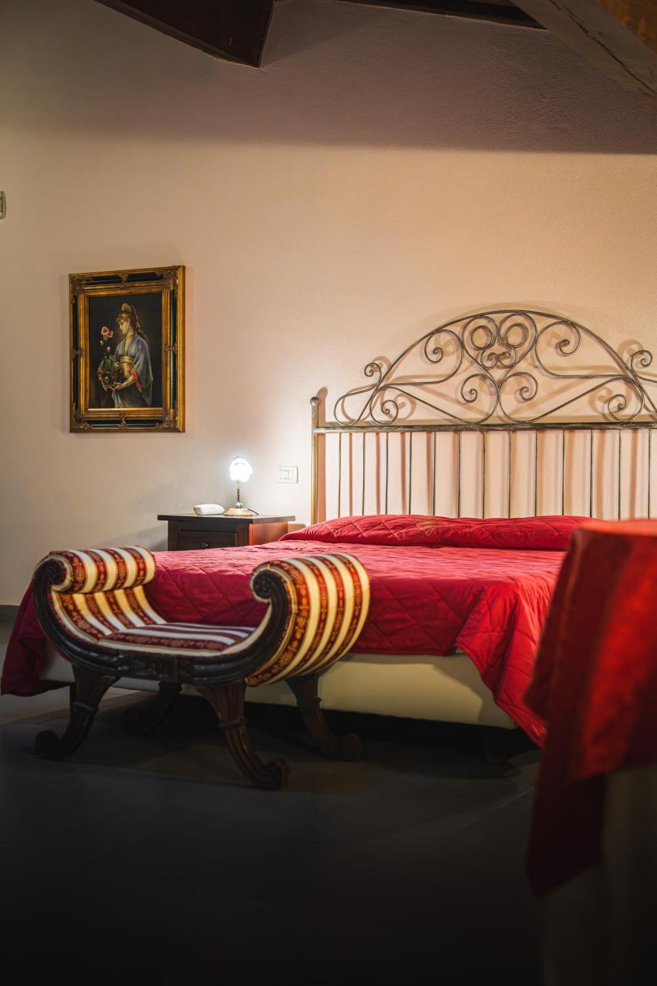 Hotel La Tavola Rotonda Cortemaggiore Εξωτερικό φωτογραφία