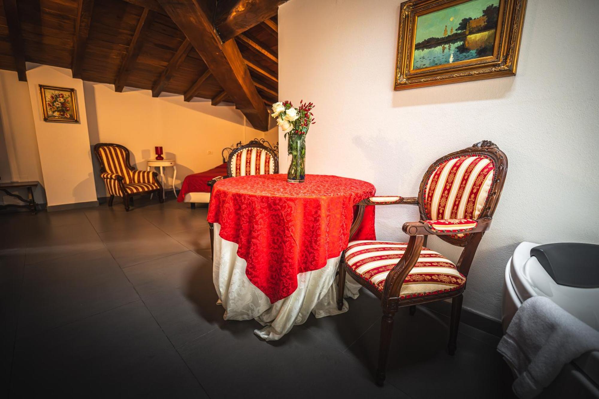 Hotel La Tavola Rotonda Cortemaggiore Εξωτερικό φωτογραφία