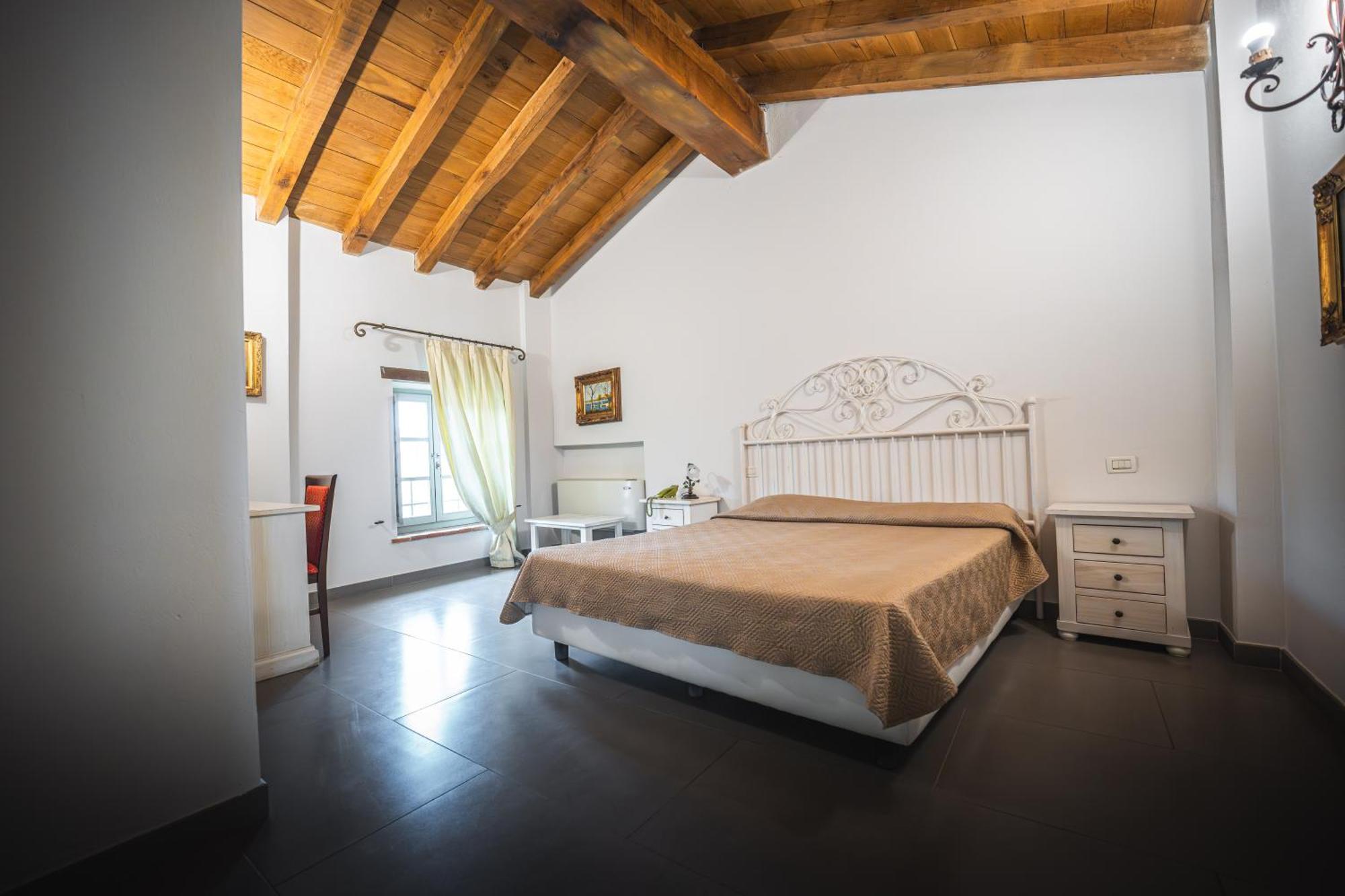 Hotel La Tavola Rotonda Cortemaggiore Δωμάτιο φωτογραφία